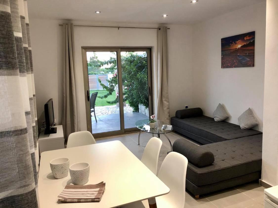 Issos Beach Villa Línia Zewnętrze zdjęcie
